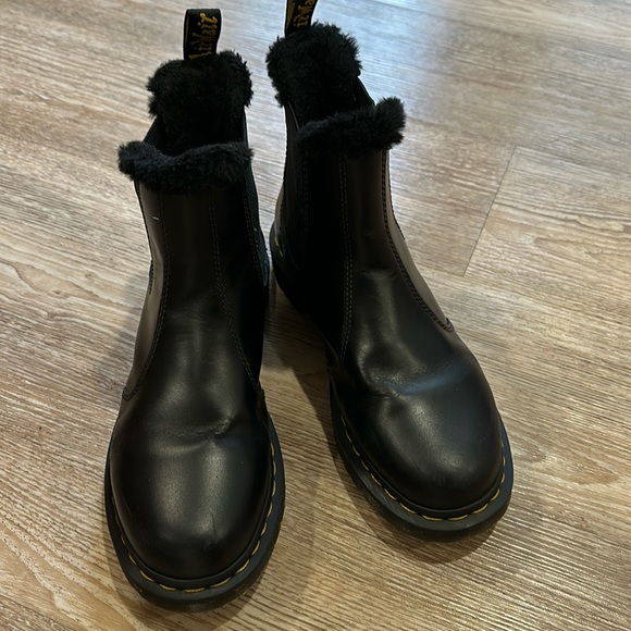 Dr. Martens Shoes - Chelsea Dr Martens color black for winter